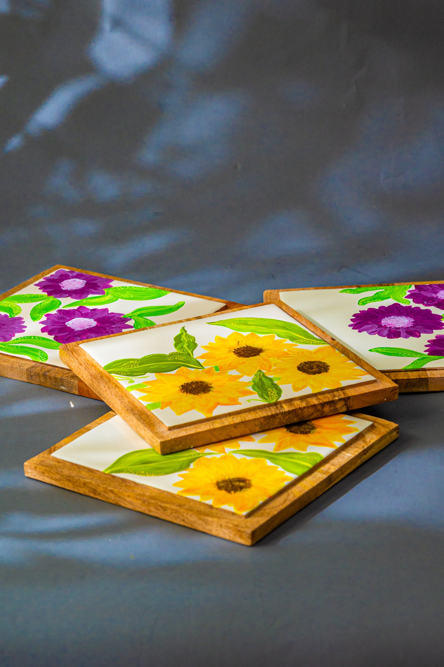 Hand-painted ceramic Placemat Set (4 Pcs)